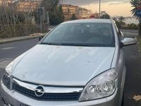 Occasion Opel Astra GTC 2007 Gris Coupé