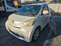 Usata Toyota iQ 68 CV (50 kW) 2010 Bianco Utilitaria