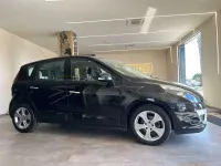 Käytetty Renault Scenic E-Tech Dynamique 131 HP (96 kW) 2011 Musta Katumaasturi