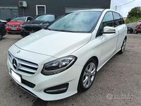 Käytetty Mercedes B200 136 HP (100 kW) 2016 Valkoinen Tila-auto