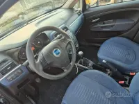 Usata Fiat Grande Punto Active 75 CV (55 kW) 2007 Grigio Utilitaria