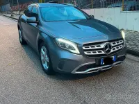 Usata Mercedes GLA200 136 CV (100 kW) 2019 Grigio SUV