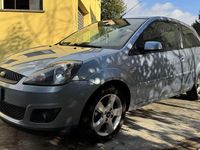 Usata Ford Fiesta Ghia 75 CV (55 kW) 2007 Berlina