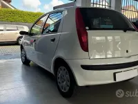 Usata Fiat Punto 80 CV (58 kW) 2002 Bianco Utilitaria