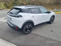 Usata Peugeot 2008 Allure 131 CV (96 kW) 2023 SUV
