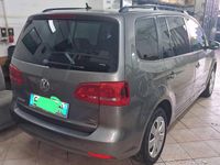 Begagnad VW Touran 150 HK (110 kW) 2011 Grå Minibuss