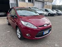 Usata Ford Fiesta Titanium 68 CV (50 kW) 2010 Rosso Berlina