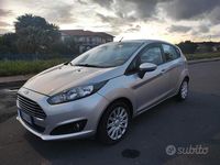 Usata Ford Fiesta 75 CV (55 kW) 2016 Grigio Berlina