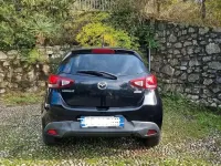 Usata Mazda 2 75 CV (55 kW) 2016 Nero Berlina