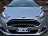 Usata Ford Fiesta 75 CV (55 kW) 2016 Argento Berlina