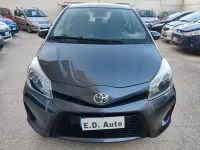 Usata Toyota Yaris Lounge 74 CV (54 kW) 2014 Grigio Utilitaria