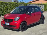Usata Smart ForFour 71 CV (52 kW) 2015 Rosso Utilitaria