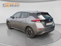 Usata Nissan Leaf Acenta 89 kW (122 CV) 2022 Grigio / tetto nero Utilitaria