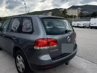 Usata VW Touareg 174 CV (127 kW) 2004 Grigio SUV