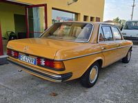 Usado Mercedes 240 72 CV (52 kW) 1980 Berlina