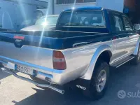 Usata Mitsubishi L200 Intense 100 CV (73 kW) 2001 Blu Pick-up