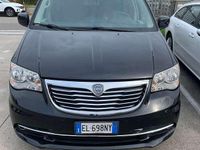 Usata Lancia Voyager Gold 163 CV (119 kW) 2012 Nero Monovolume