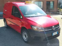 Usata VW Caddy 122 CV (89 kW) 2016 Rosso Monovolume