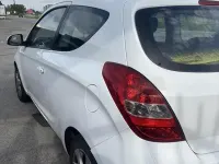 Usata Hyundai i20 75 CV (55 kW) 2011 Bianco Utilitaria