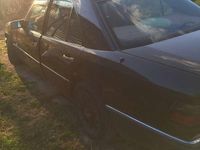 Usata Mercedes E250 90 CV (66 kW) 1985 Berlina