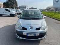 Usata Renault Modus Dynamique 75 CV (55 kW) 2009 Grigio Monovolume