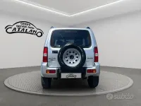 Usata Suzuki Jimny 65 CV (47 kW) 2004 Argento SUV