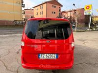 Usata Ford Tourneo Courier 75 CV (55 kW) 2020 Rosso Monovolume