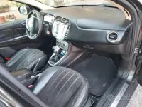 Usata Lancia Delta 120 CV (88 kW) 2010 Marrone Utilitaria