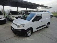 Usata Fiat Doblò 102 CV (75 kW) 2023 Bianco Monovolume