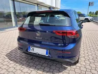 Usata VW Golf VIII Life 110 CV (80 kW) 2023 Blu/azzurro Berlina