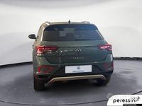 Usata VW T-Roc Life 116 CV (85 kW) 2024 Blu petroleum SUV