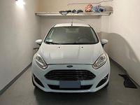 Usata Ford Fiesta 97 CV (71 kW) 2015 Bianco Utilitaria