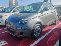 Begagnad Fiat 500e Action 42 kW (58 HK) 2024 Grå Sedan
