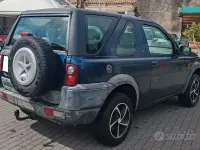 Usata Land Rover Freelander 111 CV (81 kW) 2001 Bluazzurro SUV