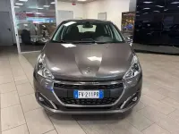 Usata Peugeot 208 Allure 83 CV (61 kW) 2019 Grigio scuro metallizzato Utilitaria