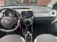 Usata Toyota Aygo 72 CV (52 kW) 2018 Bianco Utilitaria