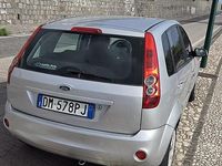 Usata Ford Fiesta 73 CV (53 kW) 2007 Grigio Utilitaria