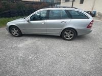 Usata Mercedes C220 143 CV (105 kW) 2003 Grigio Station wagon