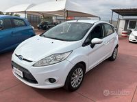 Usata Ford Fiesta Titanium 92 CV (67 kW) 2010 Bianco Berlina