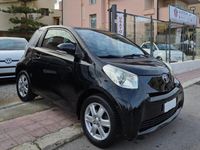 Usata Toyota iQ Sol 68 CV (50 kW) 2010 Nero Utilitaria