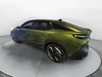 Nuova Peugeot 408 GT GT 145 CV (106 kW) 2026 Verde