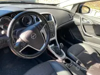 Usata Opel Astra GTC 165 CV (121 kW) 2012 Berlina