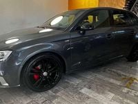 Usado Audi A3 S-Line 116 CV (85 kW) 2019 Gris Berlina
