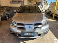 Usata Mitsubishi Outlander Intense 150 CV (110 kW) 2005 Argento SUV