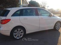 Usata Mercedes B180 Premium 109 CV (80 kW) 2015 Bianco Monovolume