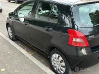 Usata Toyota Yaris 87 CV (63 kW) 2008 Nero Utilitaria