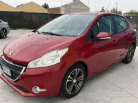 Usata Peugeot 208 Allure 92 CV (67 kW) 2014 Rosso Utilitaria