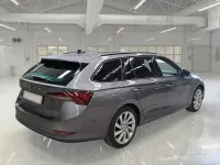Usata Skoda Octavia Executive 150 CV (110 kW) 2021 Grigio Station wagon