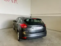 Usata Ford Focus S 101 CV (74 kW) 2017 Grigio Berlina