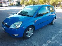 Usata Ford Fiesta 75 CV (55 kW) 2003 Blu Utilitaria